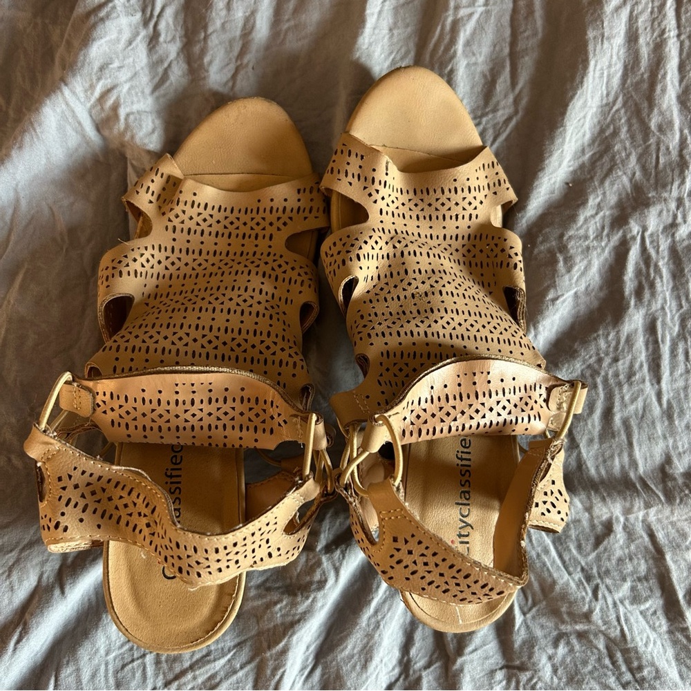Cityclassified Beige Women's Sandals